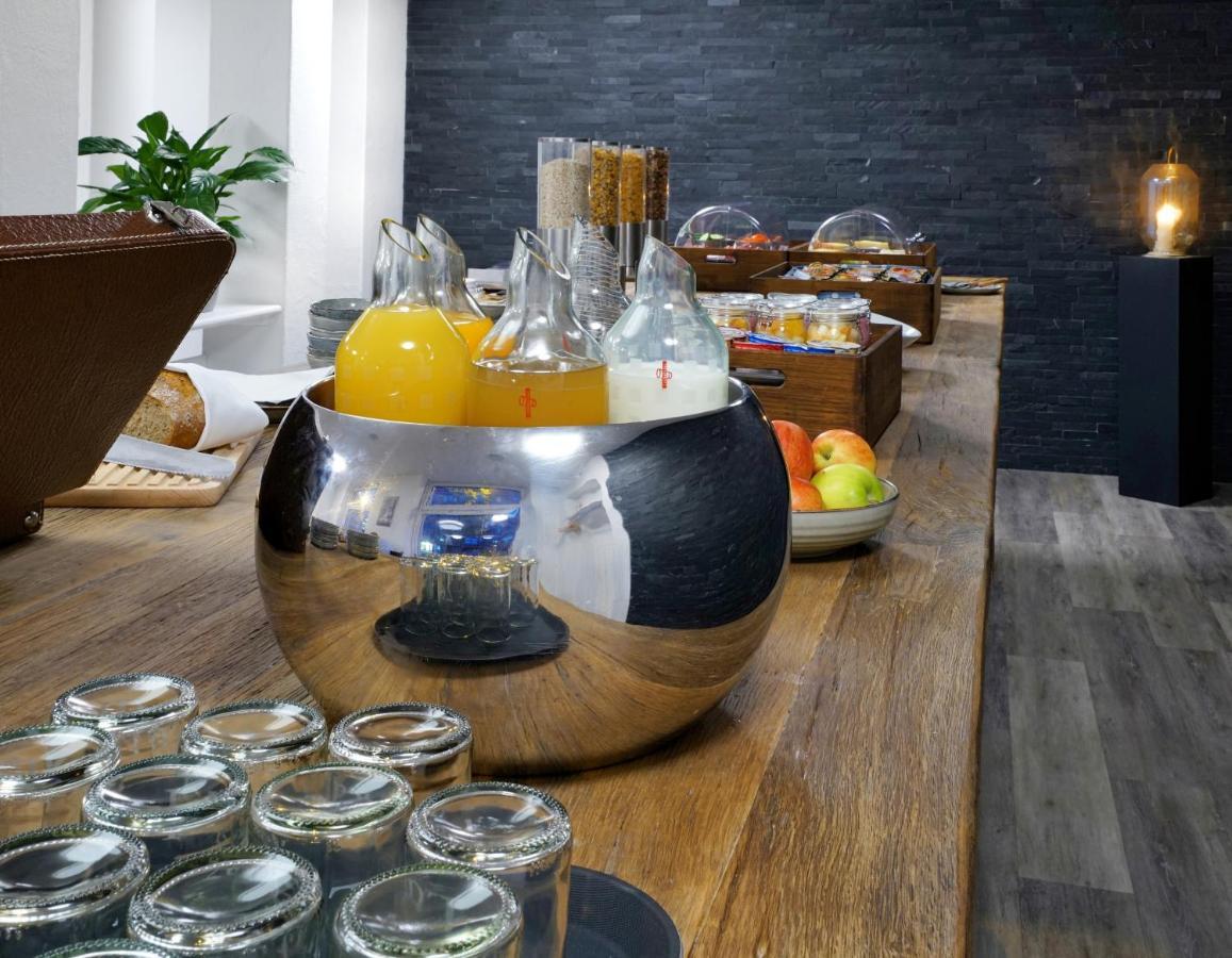 Hotel Zugertor Екстериор снимка